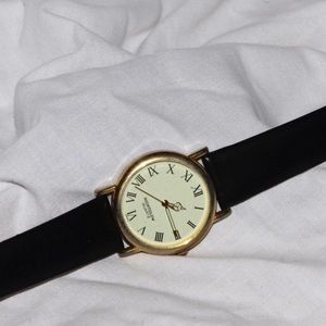 Vintage Night glow Quartz black leather watch